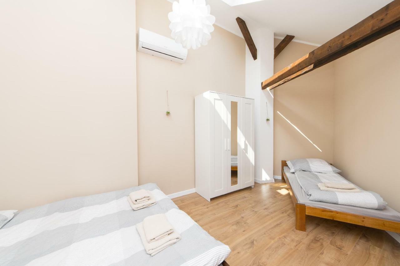 Blue Apartment Old Town Air Condition P4You Pl クラクフ エクステリア 写真