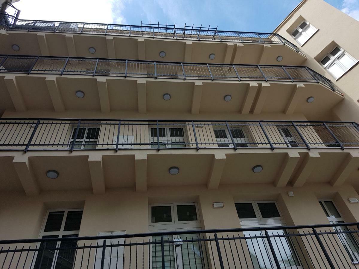 Blue Apartment Old Town Air Condition P4You Pl クラクフ エクステリア 写真